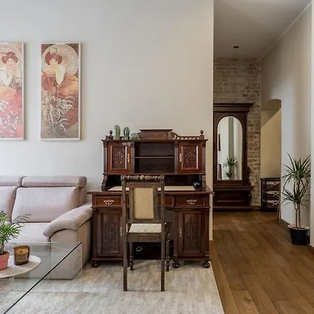 Spacious And Quiet Apartment In The City Centre Познань Екстер'єр фото