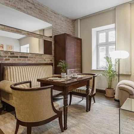 Spacious And Quiet Apartment In The City Centre Познань Екстер'єр фото
