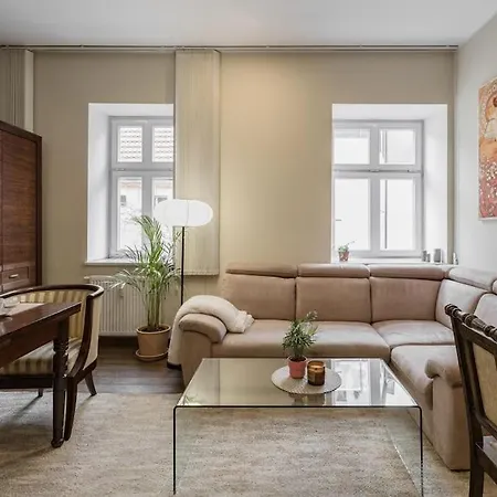 Spacious And Quiet Apartment In The City Centre Познань Екстер'єр фото