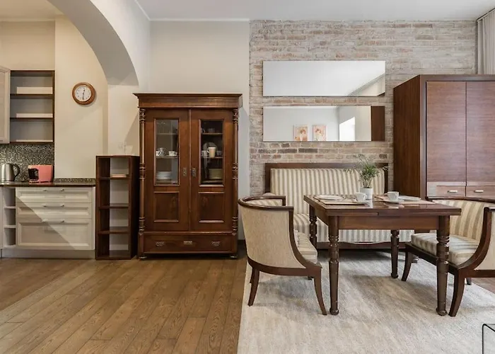 Spacious And Quiet Apartment In The City Centre